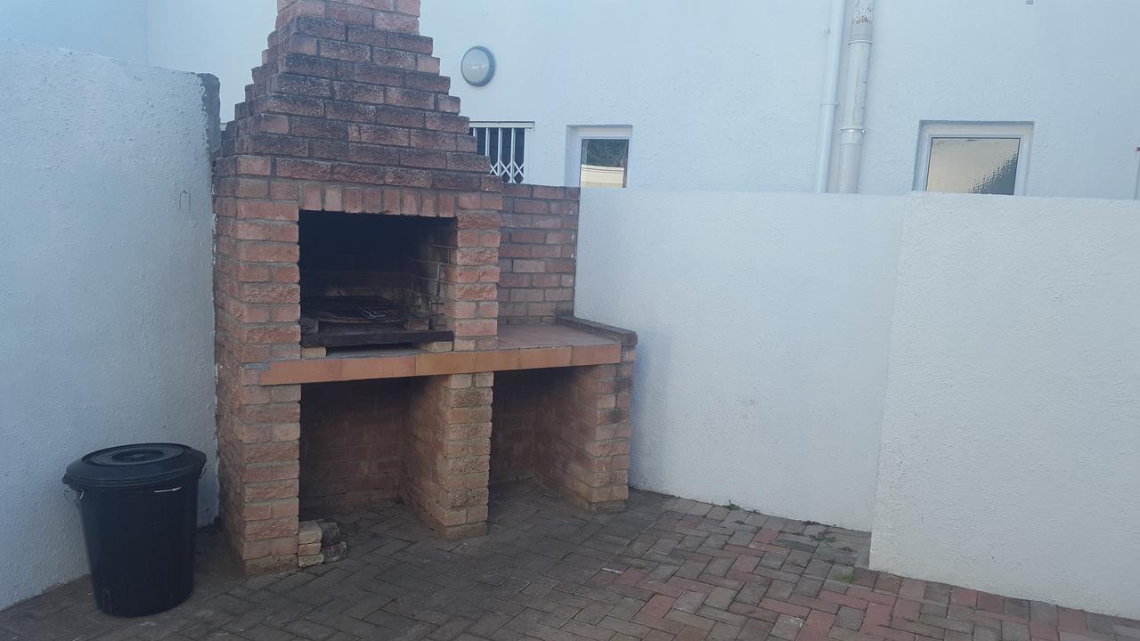 Blu Bed & Breakfast Port Elizabeth Extérieur photo